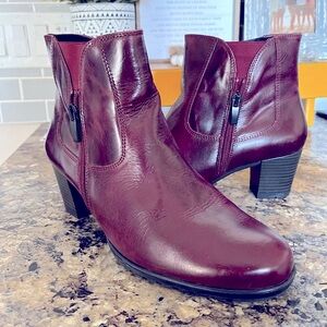 Lady Comfort Leather Burgundy Ankle Boot with zippers & traction soles, NWOT